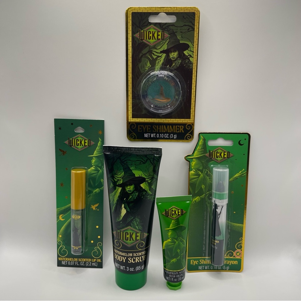 Wicked Elphaba Beauty Gift Set Eye Shimmer-Crayon-Lip Oil Body Scrub Hand Lotion